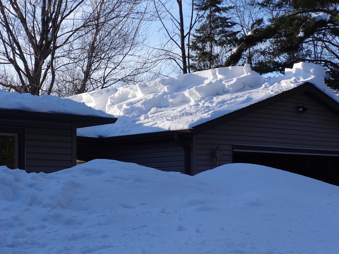[Thumbnail for Mar-8-2019-clearing-garage-roof.jpg]