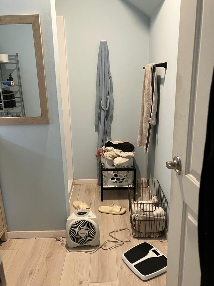  Before mirror and floor