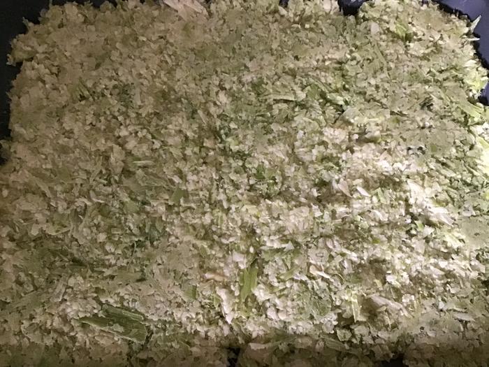 Minced freeze dried garlic before milling